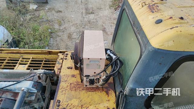 驾驶室顶部（整机外观）