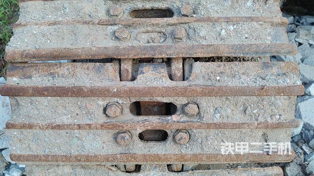 单侧履带整体（整机外观）