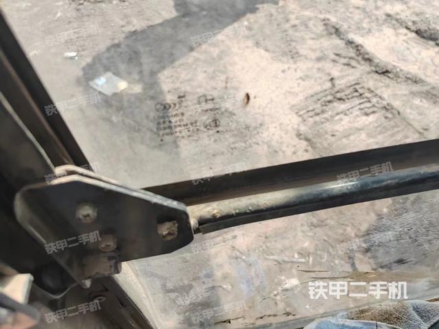 座椅右侧控制台/钥匙门/油门/含右手柄（驾驶室部分）