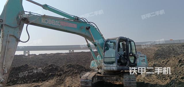 神鋼SK200超8挖掘機(jī)