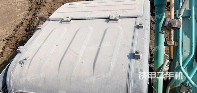 驾驶室顶部（整机外观）