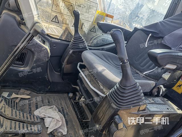 驾驶室整体（整机外观）