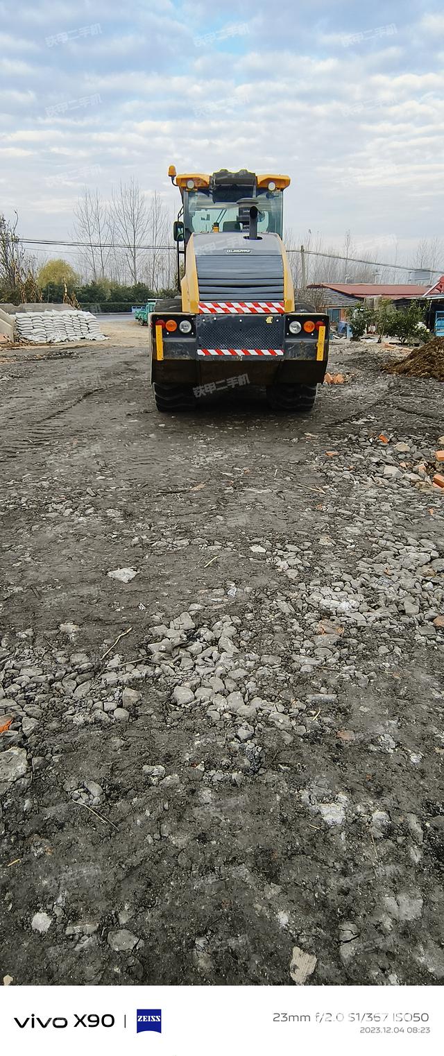 整机右后45°（设备外观及核心部件）