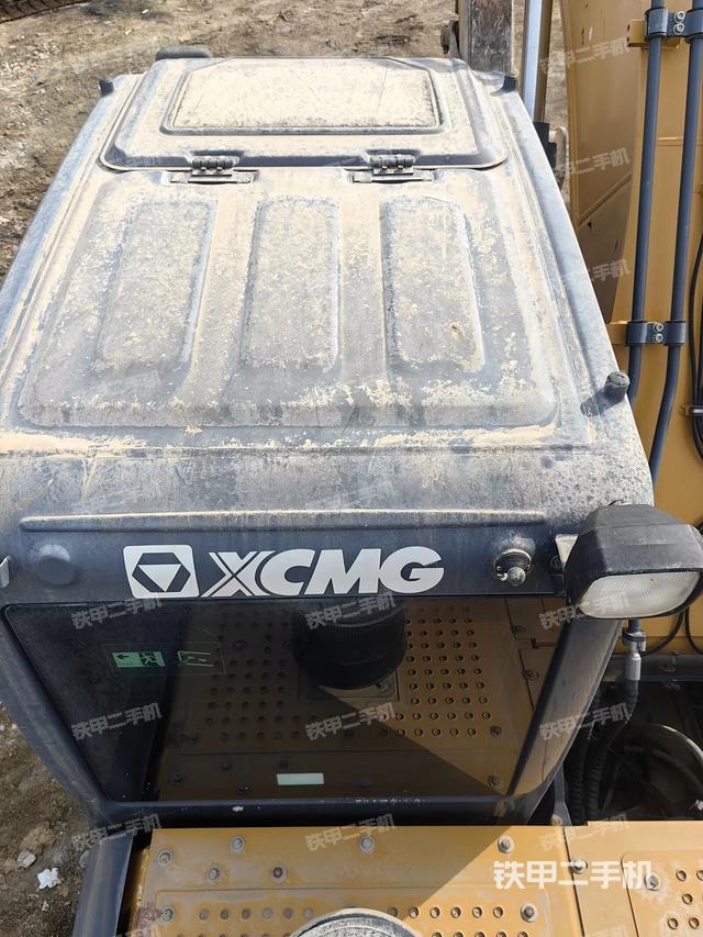 驾驶室顶部（整机外观）