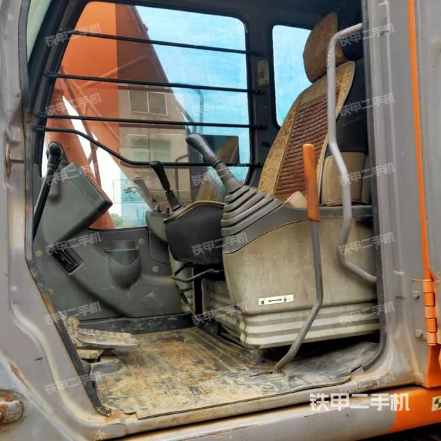 驾驶室整体（整机外观）