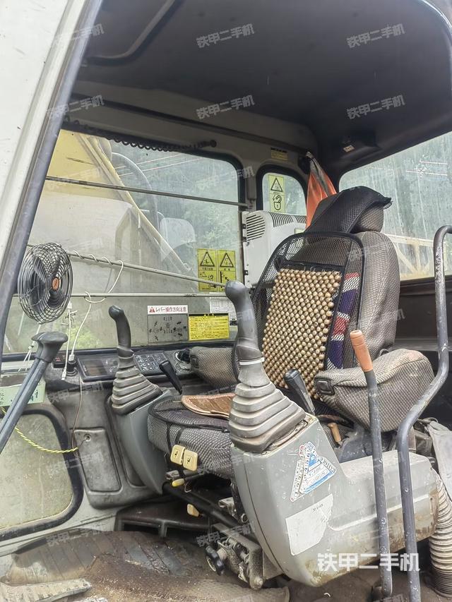 驾驶室整体（整机外观）