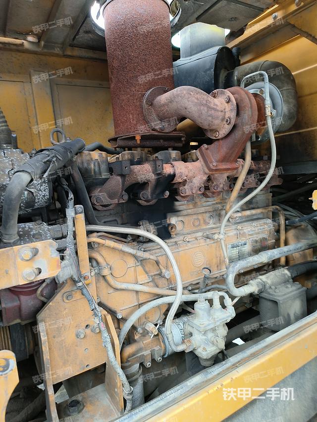 发动机右侧（整机外观及大件）