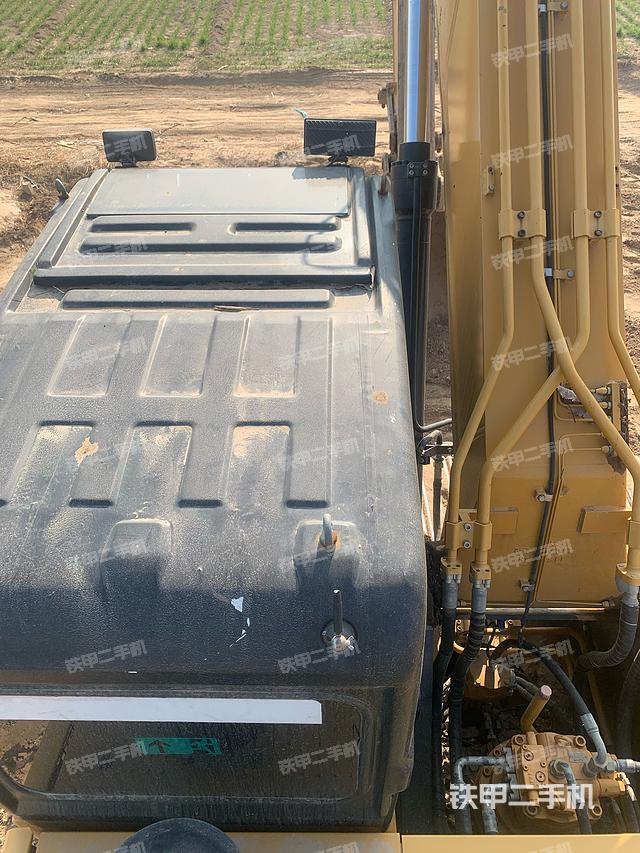 驾驶室顶部（整机外观）