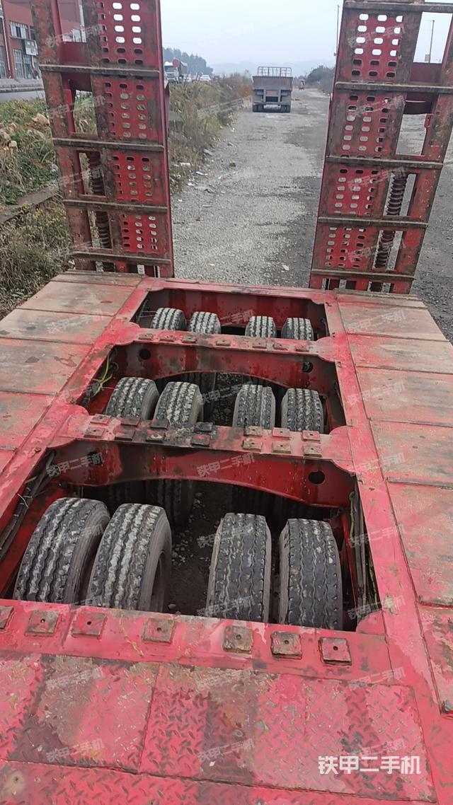 驾驶室操作台(设备外观及核心部件) 驾驶室操作台(设备外观及核心部件)