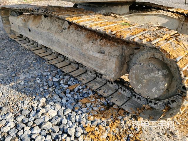 左侧履带整体 (行走机构) 左侧履带整体 (行走机构)