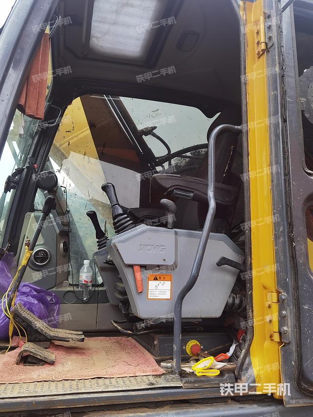 驾驶室整体（整机外观）