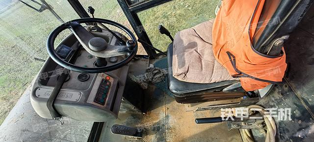 驾驶室操作台(设备外观及核心部件) 驾驶室操作台(设备外观及核心部件)