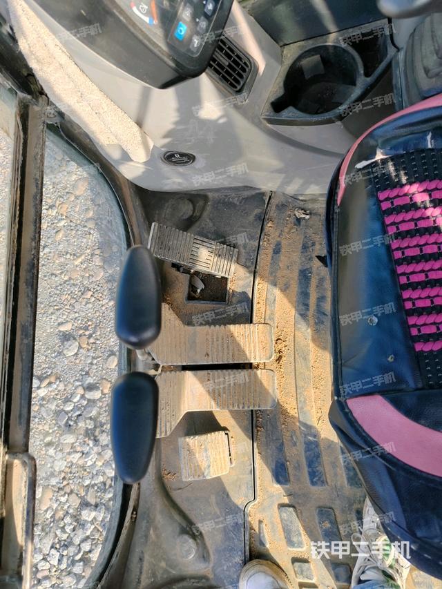 后窗玻璃角标(驾驶室部分) 后窗玻璃角标(驾驶室部分)