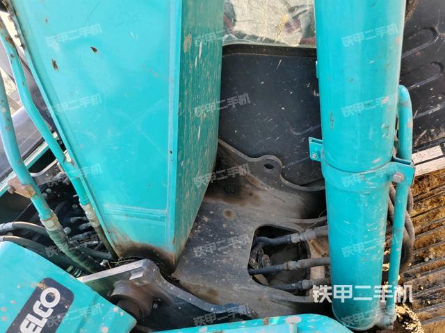 大臂根部 斜视(工作和回转装置) 大臂根部 斜视(工作和回转装置)