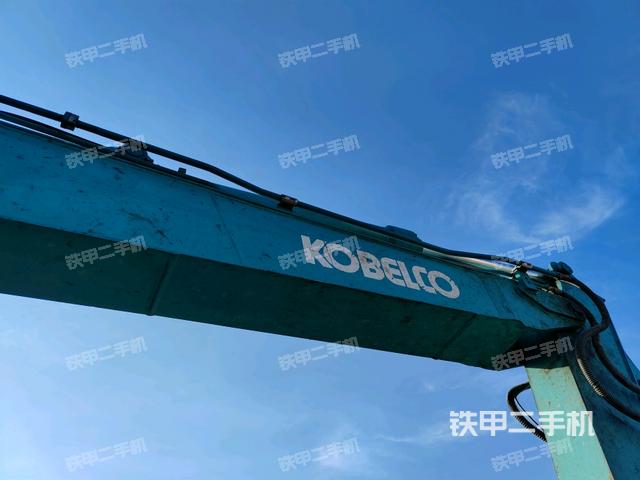 小臂整体右前(工作和回转装置) 小臂整体右前(工作和回转装置)