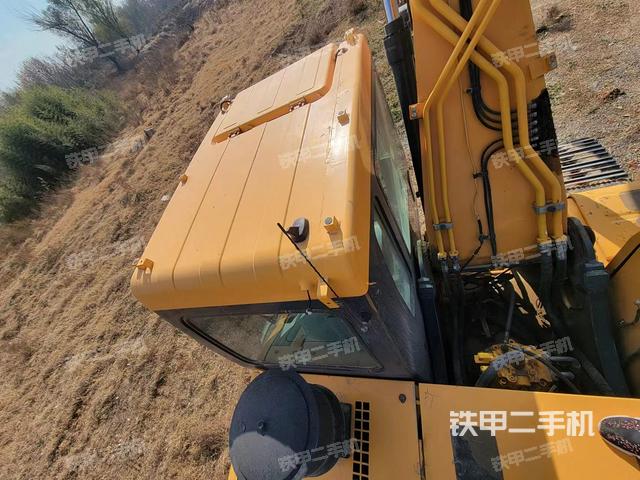 驾驶室顶部（整机外观）