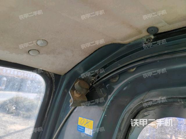 右侧玻璃角标(驾驶室部分) 右侧玻璃角标(驾驶室部分)