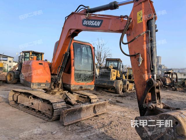 斗山DX75-9C挖掘机
