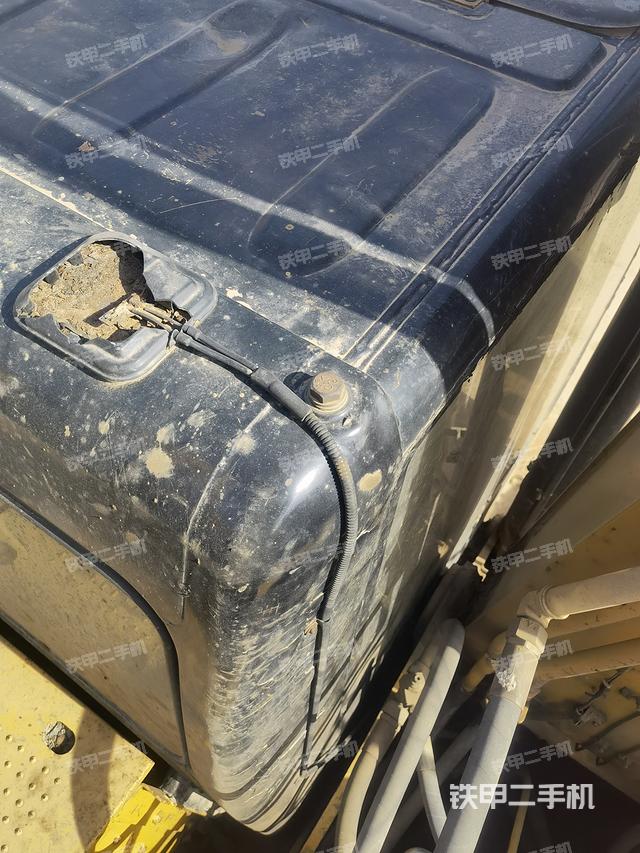 驾驶室顶部（整机外观）