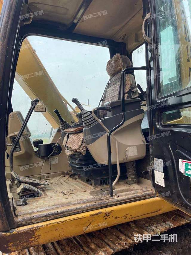 驾驶室整体（整机外观）