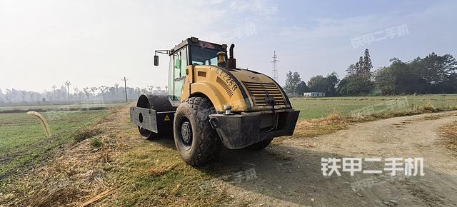 整机左侧(设备外观及核心部件) 整机左侧(设备外观及核心部件)