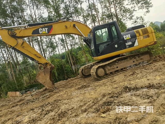 卡特彼勒320D2GC挖掘机