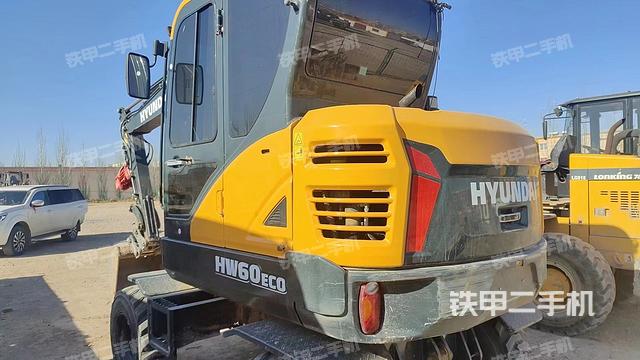 驾驶室顶部（整机外观）