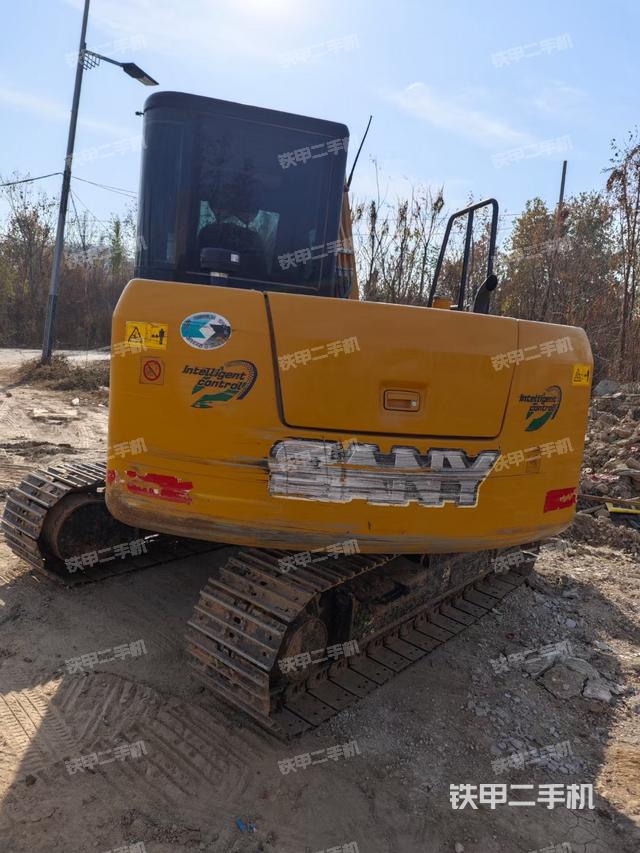 驾驶室顶部（整机外观）