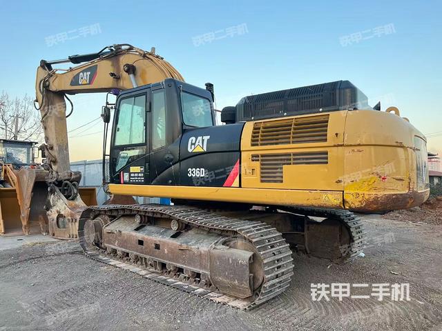 驾驶室顶部（整机外观）