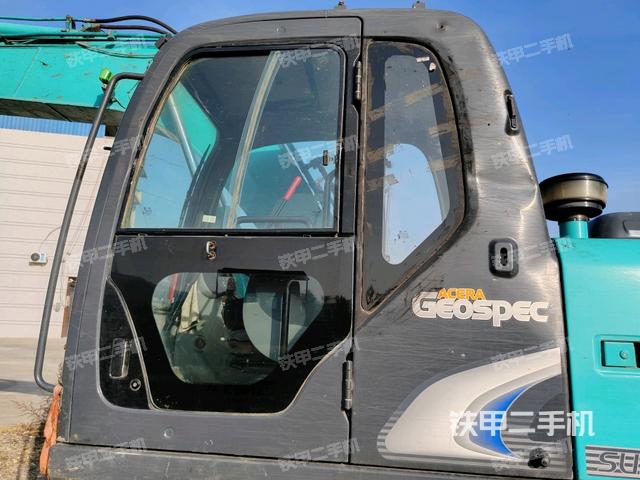 驾驶室正侧(驾驶室部分) 驾驶室正侧(驾驶室部分)