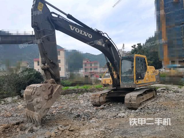 沃尔沃EC210B挖掘机