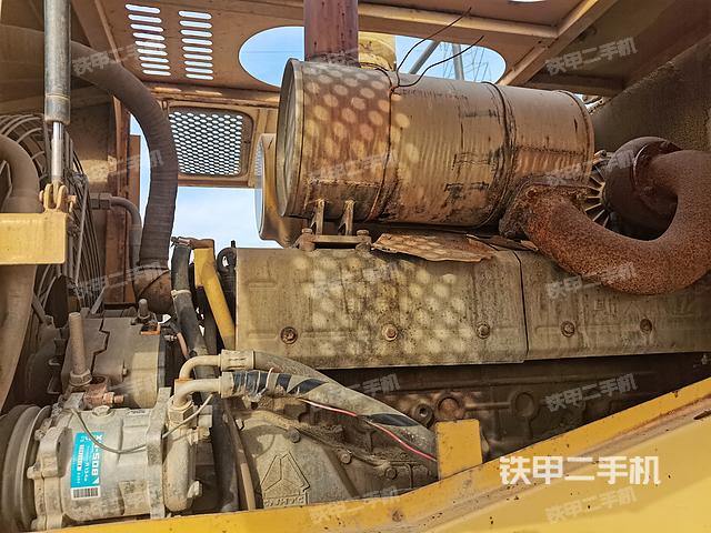 发动机右侧（整机外观及大件）