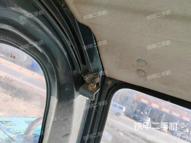 顶棚整体(驾驶室部分) 顶棚整体(驾驶室部分)