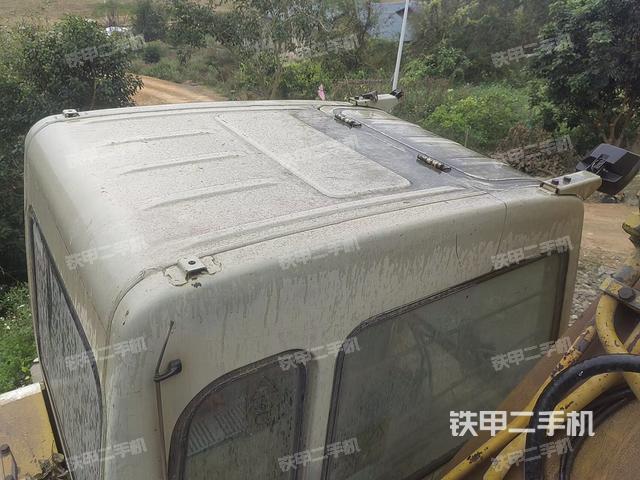 驾驶室顶部（整机外观）