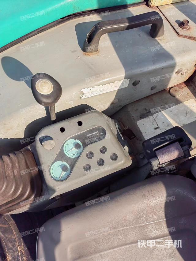 驾驶室整体（整机外观）