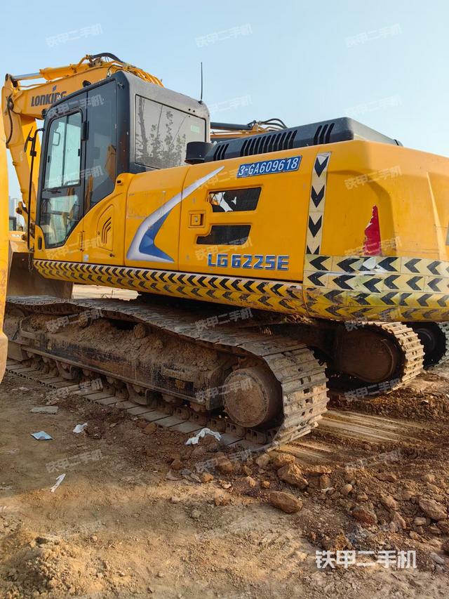 驾驶室整体（整机外观）