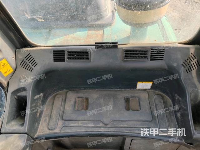 左后方玻璃角标(驾驶室部分) 左后方玻璃角标(驾驶室部分)