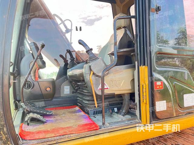 驾驶室整体（整机外观）