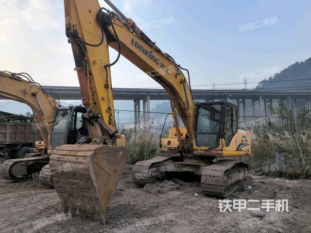 龙工LG6240D挖掘机