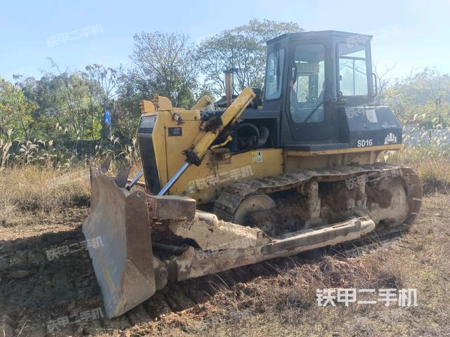 山推SD16标准型推土机