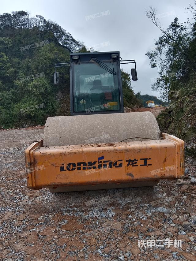 整机右侧（设备外观及核心部件）