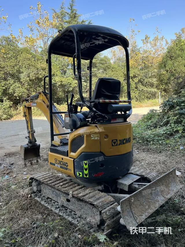 驾驶室顶部（整机外观）