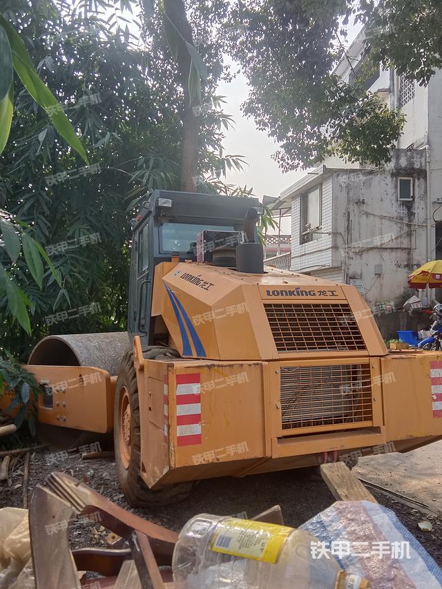 整机左侧（设备外观及核心部件）