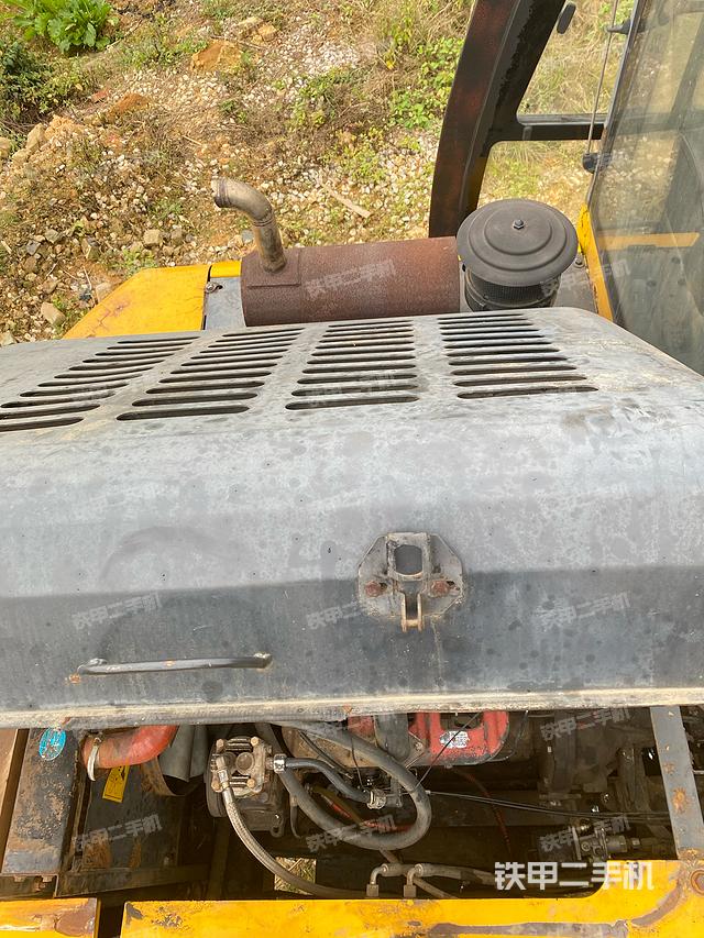 驾驶室顶部（整机外观）