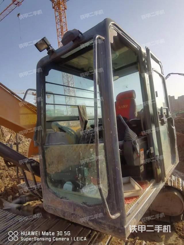 驾驶室整体（整机外观）