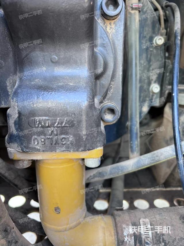 液壓泵艙室正面整體（整機(jī)外觀）