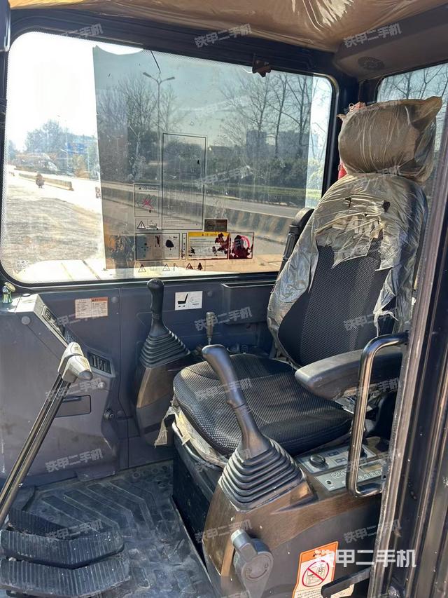 驾驶室整体（整机外观）