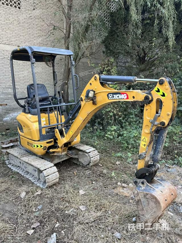 驾驶室顶部（整机外观）