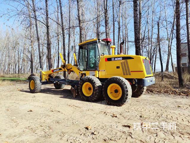 整机左侧（设备外观及核心部件）