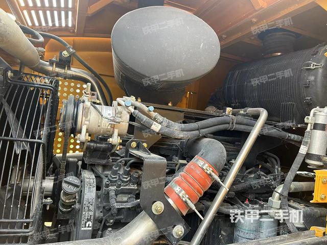 发动机左侧（整机外观及大件）